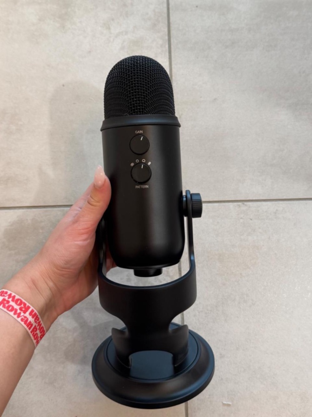 Blue Yeti USB microphone - Blackout Edition